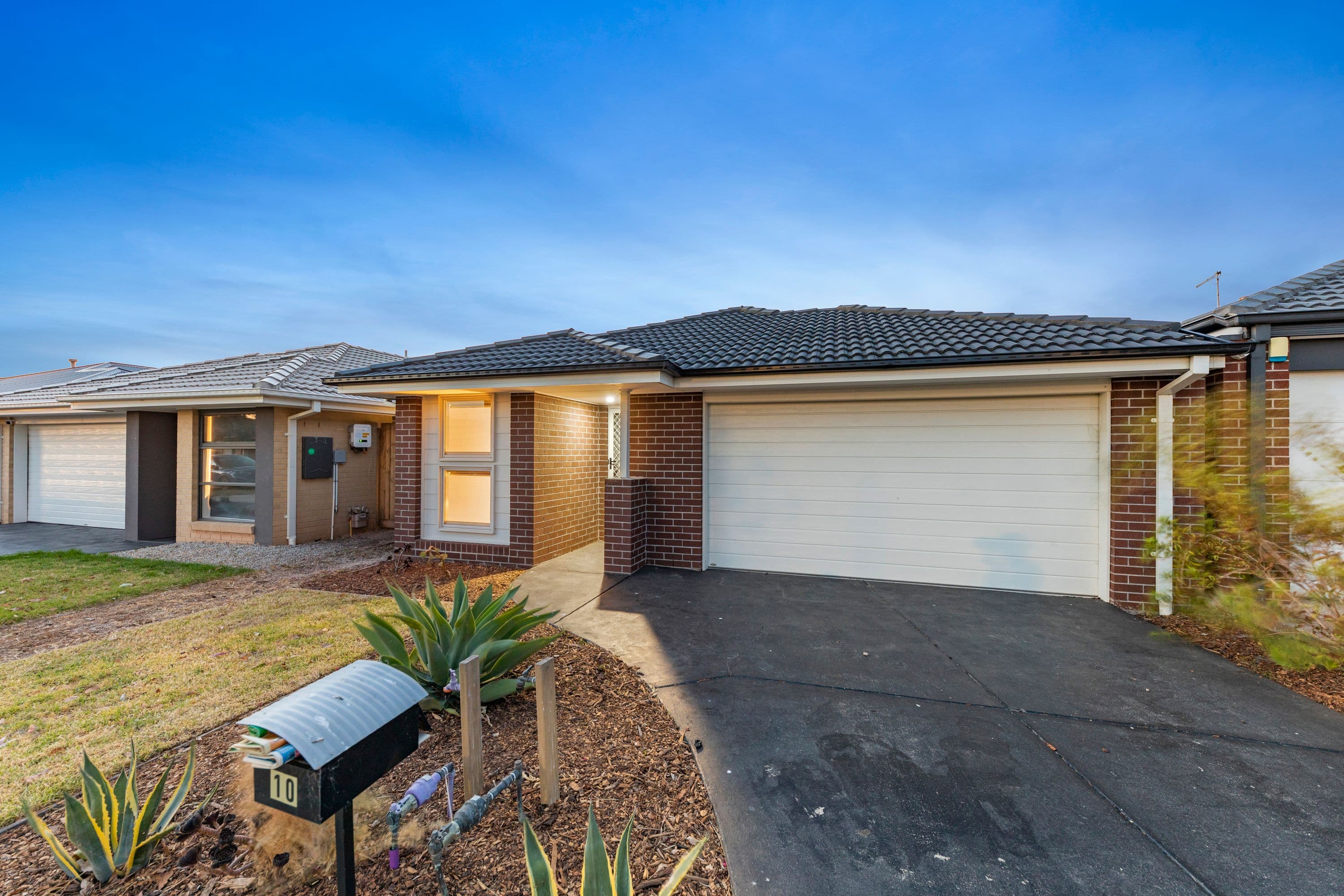 10 Garland Street, Pakenham VIC 3810, Pakenham - Thumbnail 2