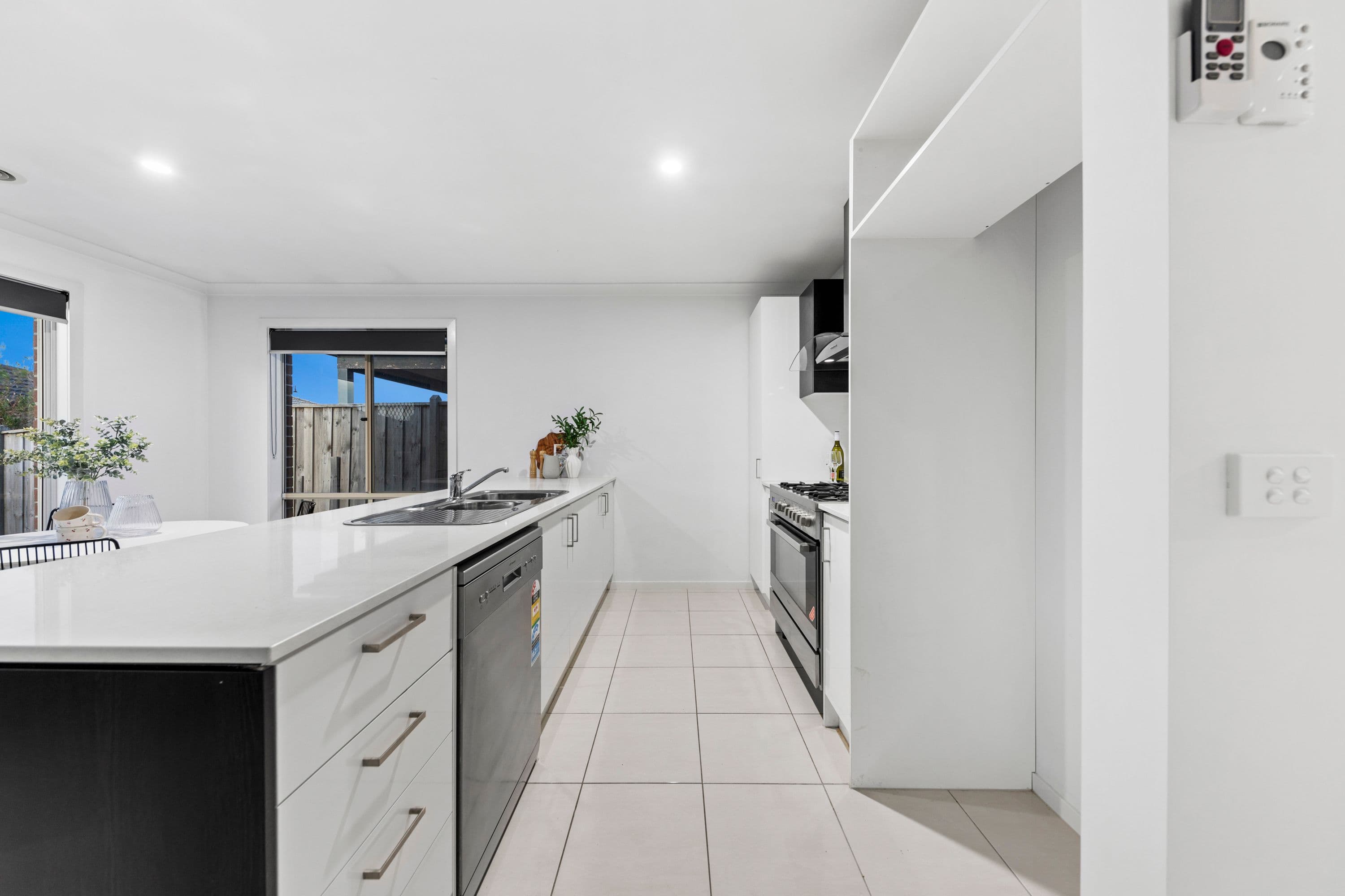 10 Garland Street, Pakenham VIC 3810, Pakenham - Thumbnail 4