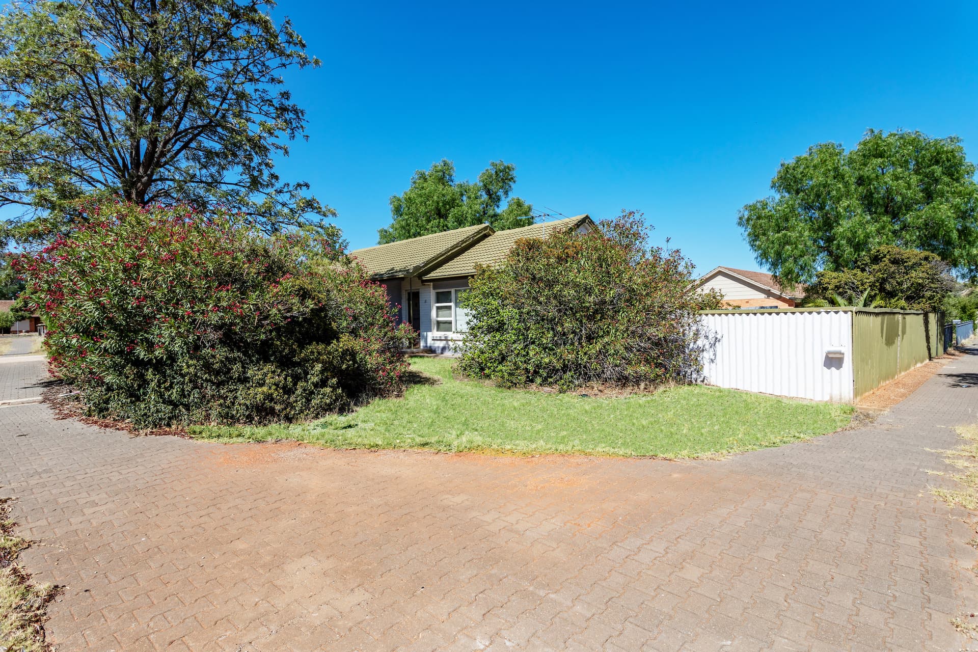 11 Edgecombe Road, Davoren Park - Thumbnail 2