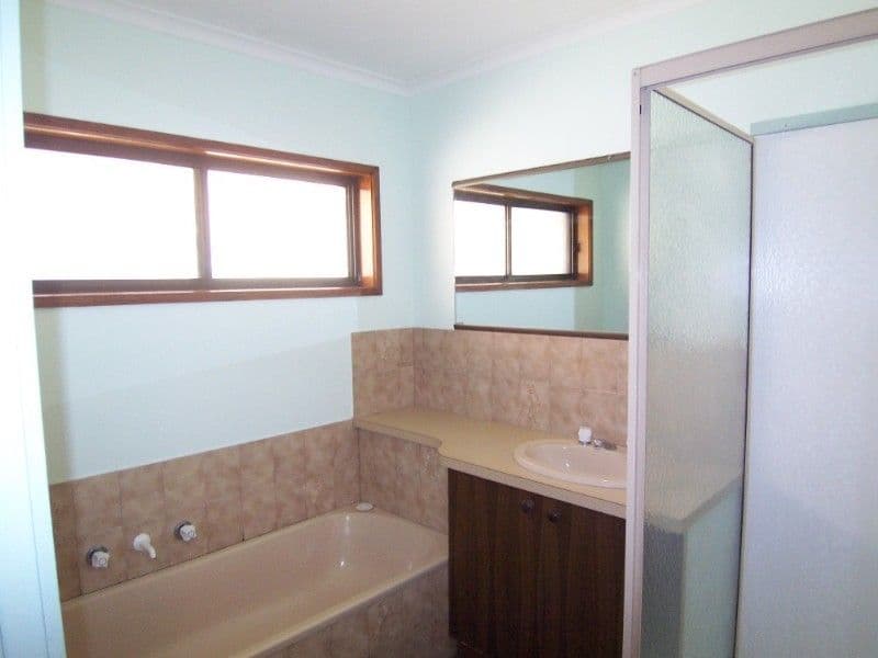 9 Forest Drive, EPSOM VIC 3551, Epsom - Thumbnail 8