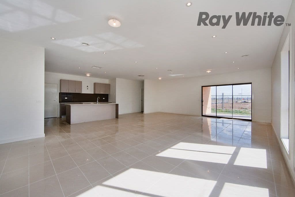 32  Marlin Crescent, POINT COOK VIC 3030, Point Cook - Thumbnail 4