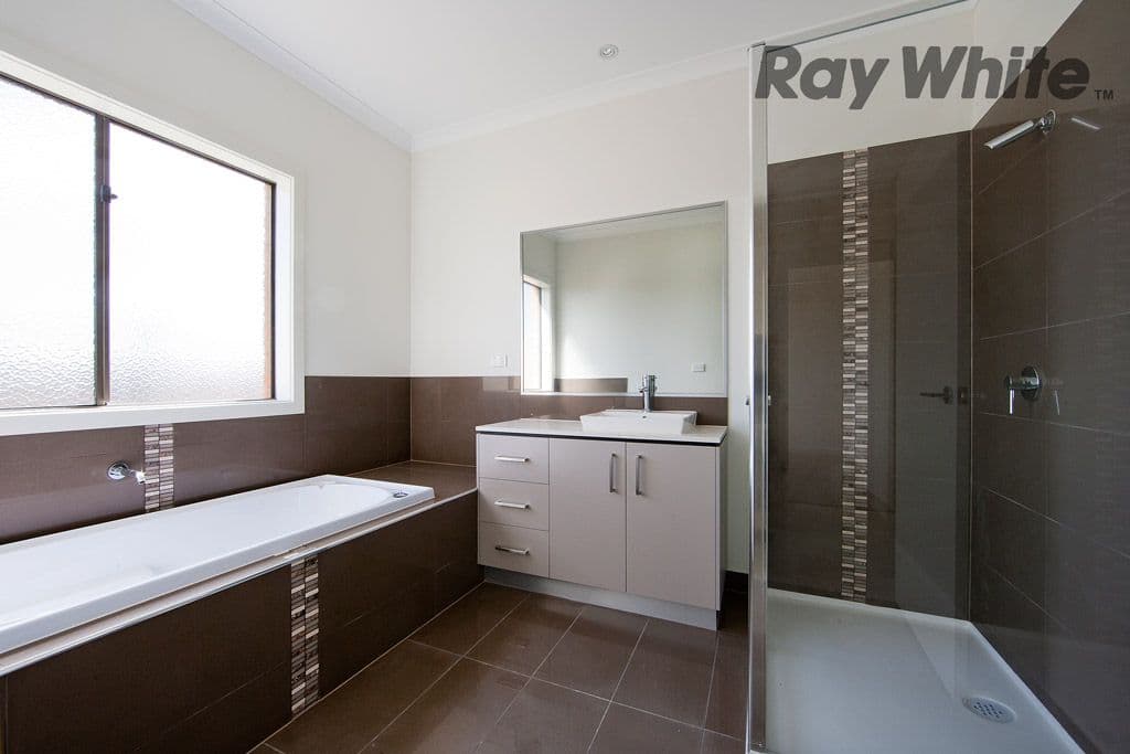 32  Marlin Crescent, POINT COOK VIC 3030, Point Cook - Thumbnail 7