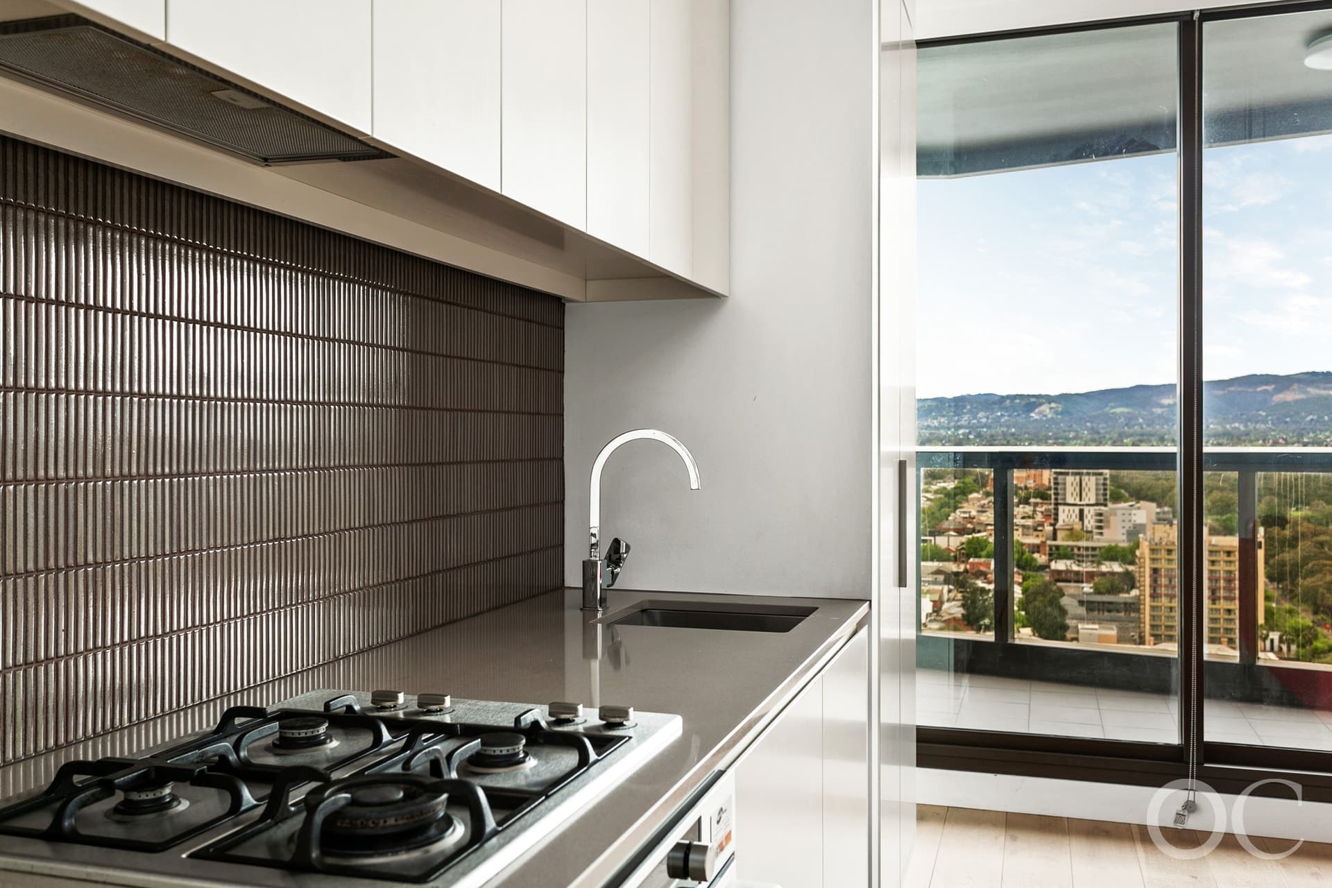 2104/421 King William Street, Adelaide - Thumbnail 6