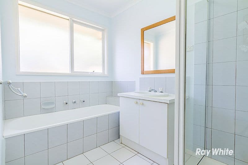 7 Cherryplum Court, Cranbourne North VIC 3977, Cranbourne North - Thumbnail 7