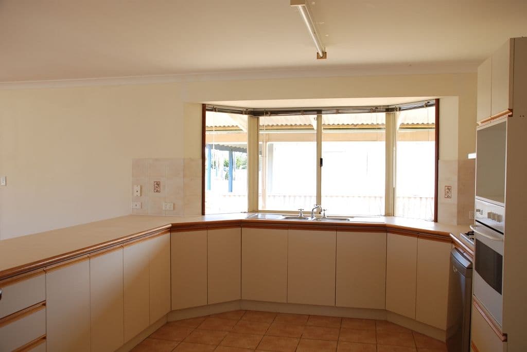 9 Cameron Street, JURIEN BAY WA 6516, Jurien Bay - Thumbnail 3