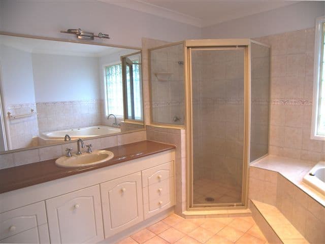 30 Whitehead Drive, BURLEIGH WATERS QLD 4220, Burleigh Waters - Thumbnail 7
