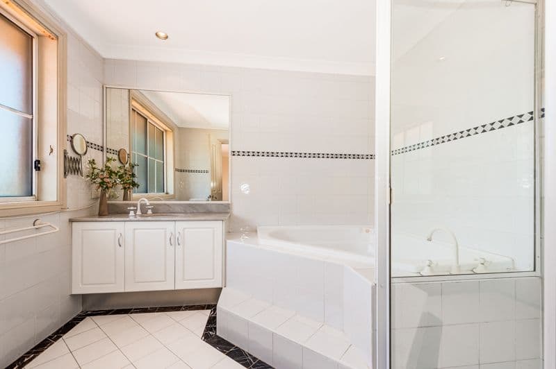 13 Mortimer Lewis Drive, HUNTLEYS COVE NSW 2111, Huntleys Cove - Thumbnail 7