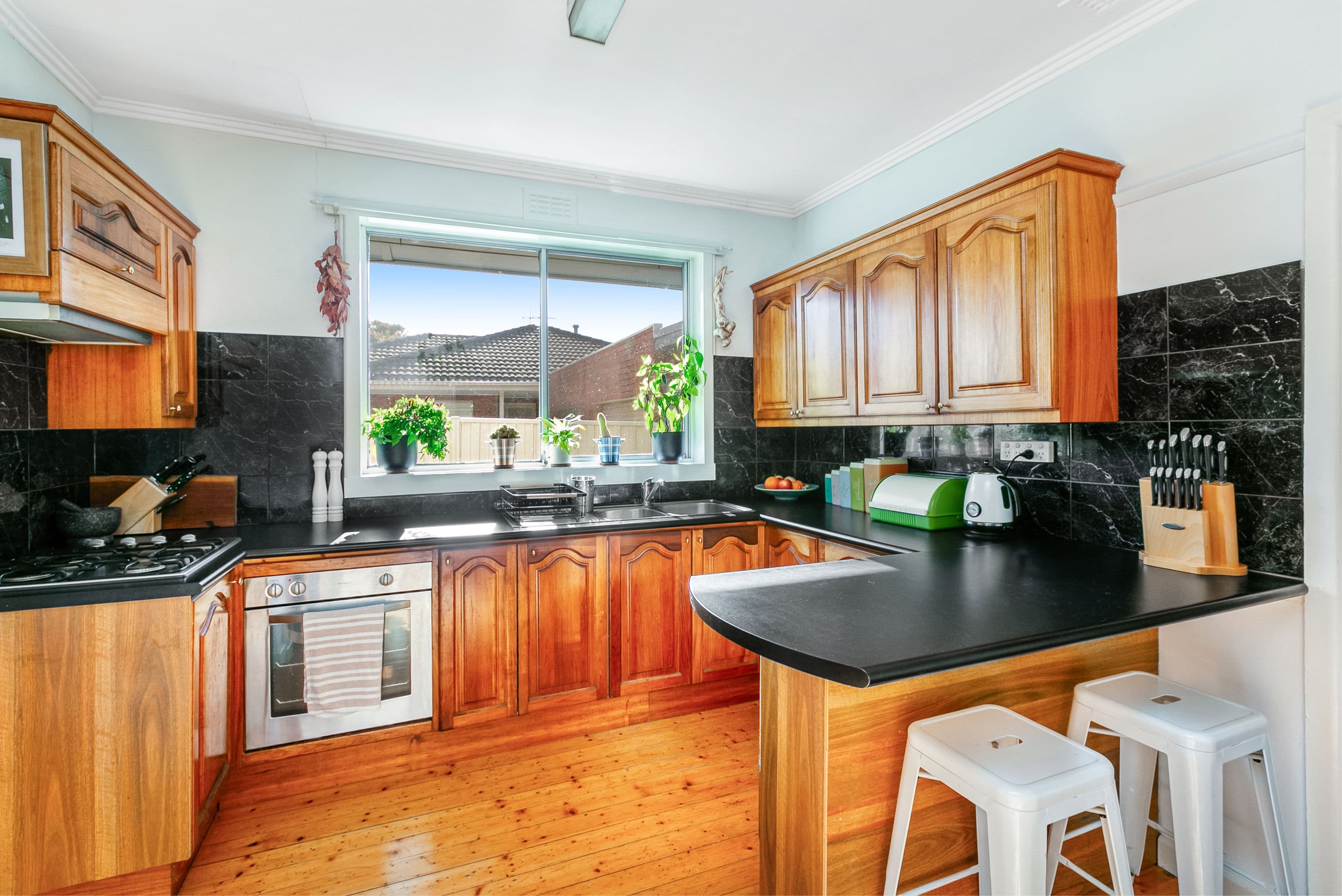 71 Lane Crescent, Reservoir VIC 3073, Reservoir - Thumbnail 4