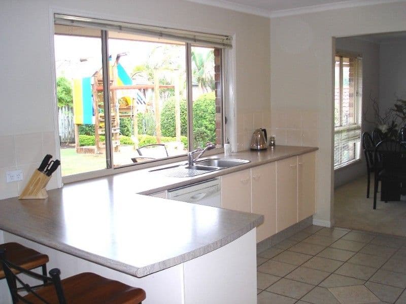17 Enderbury Crescent, PACIFIC PINES QLD 4211, Pacific Pines - Thumbnail 5