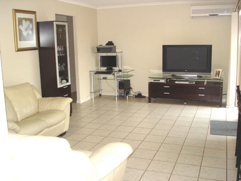 17 Enderbury Crescent, PACIFIC PINES QLD 4211, Pacific Pines - Thumbnail 6