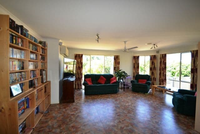 6 Hickey Court, SEYMOUR VIC 3660, Seymour - Thumbnail 6