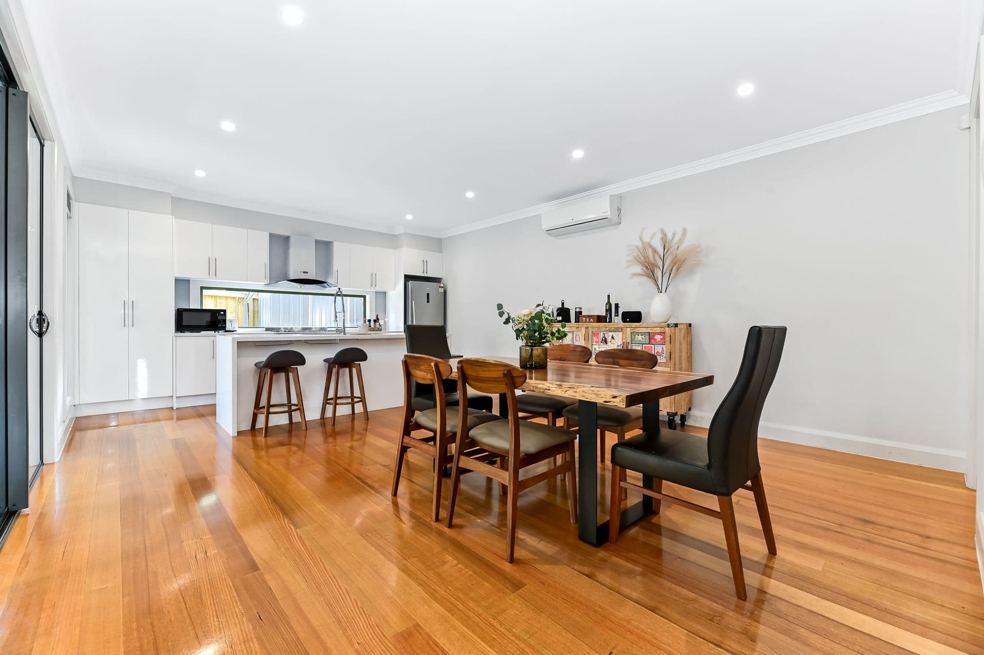 81 Albion Road, Box Hill VIC 3128, Box Hill - Thumbnail 3