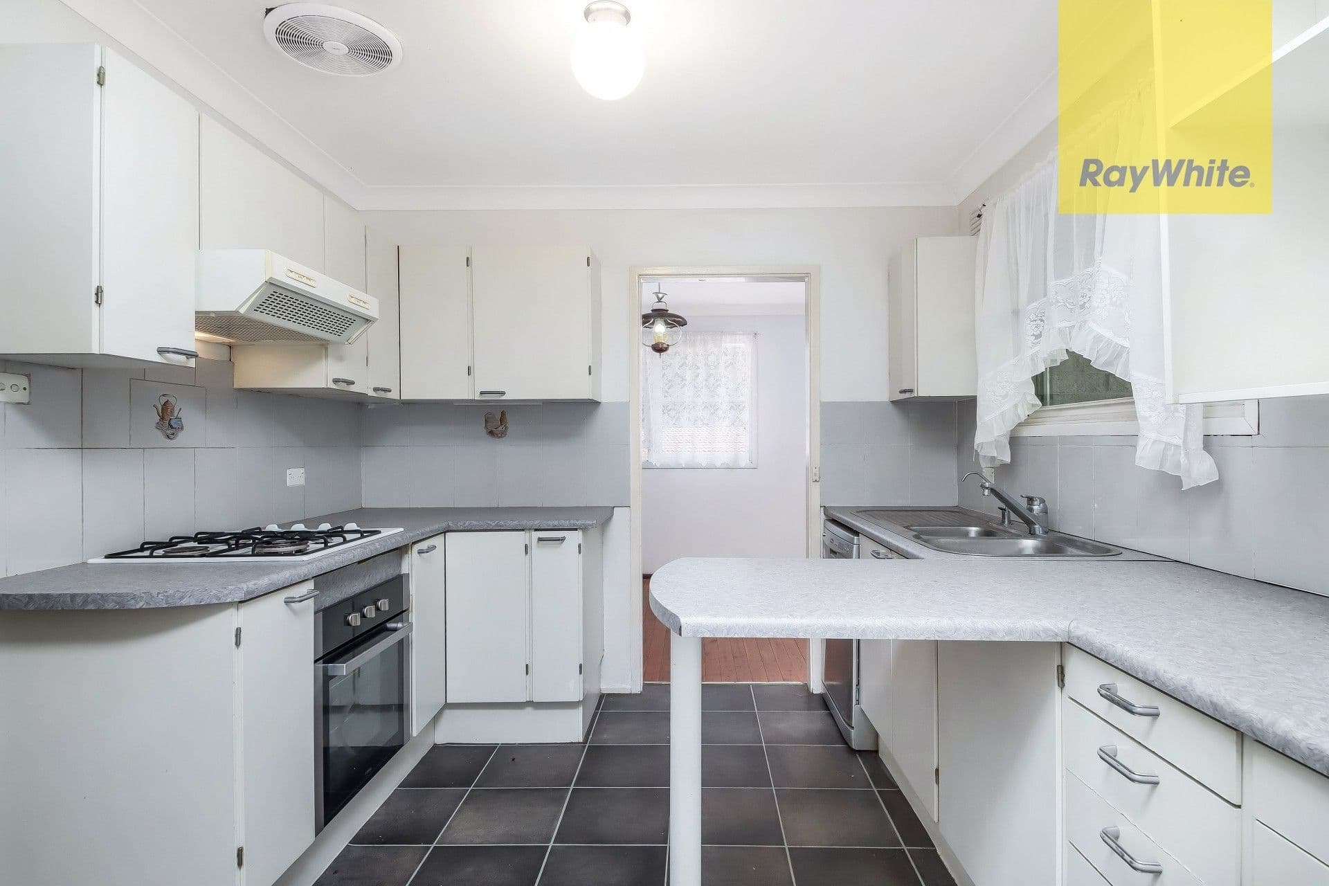 11 Carmel Place, Winston Hills - Thumbnail 4
