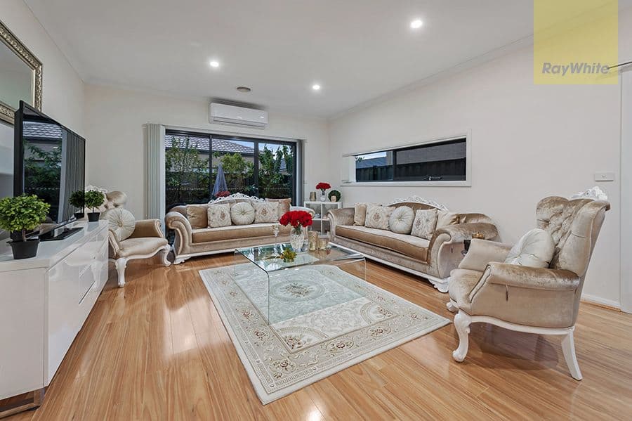 8 Woodgrove Street, Craigieburn VIC 3064, Craigieburn - Thumbnail 4