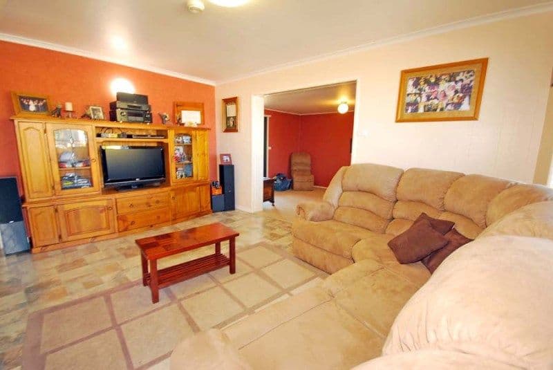 17 Bundalba Street, BILOELA QLD 4715, Biloela - Thumbnail 3