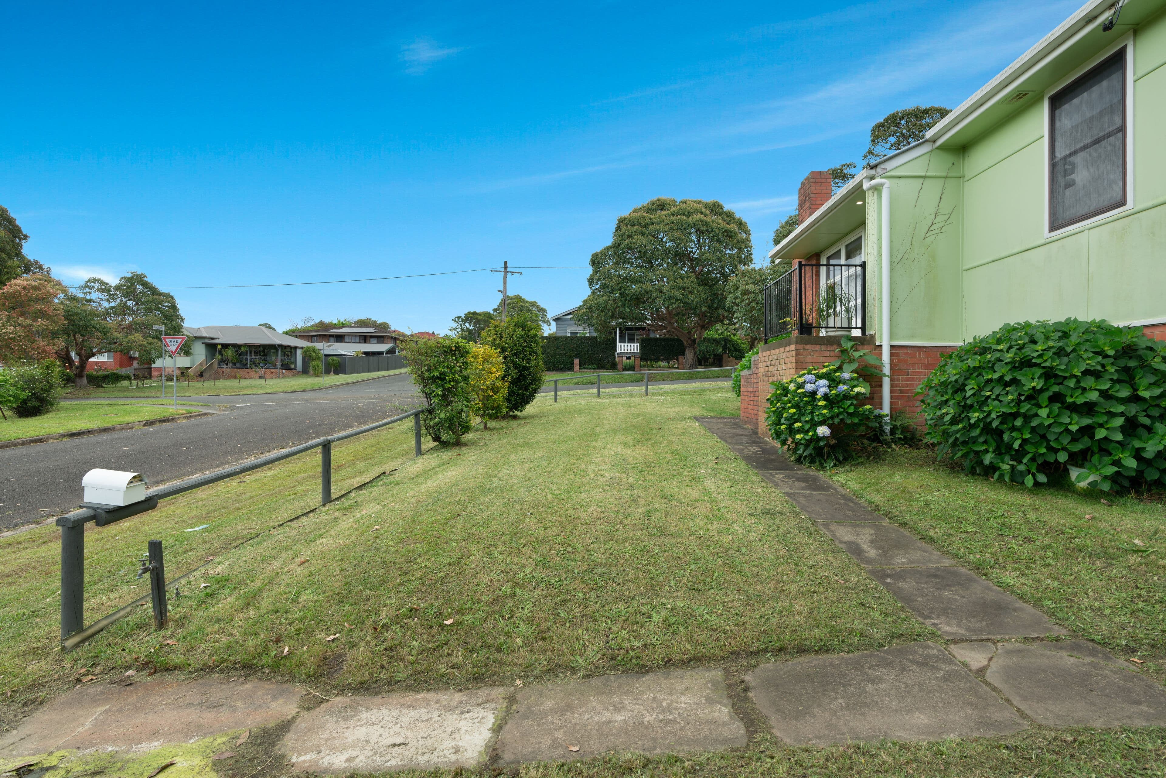 1 Oliver Parade, Nowra NSW 2541, Nowra - Thumbnail 2