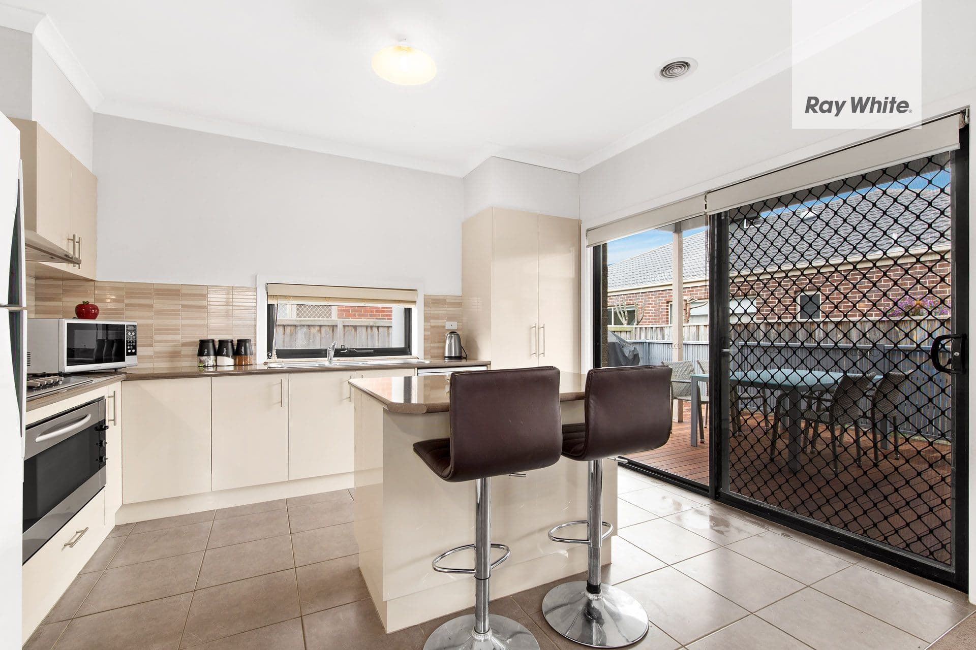 6 Villeroy Street, Mernda VIC 3754, Mernda - Thumbnail 2