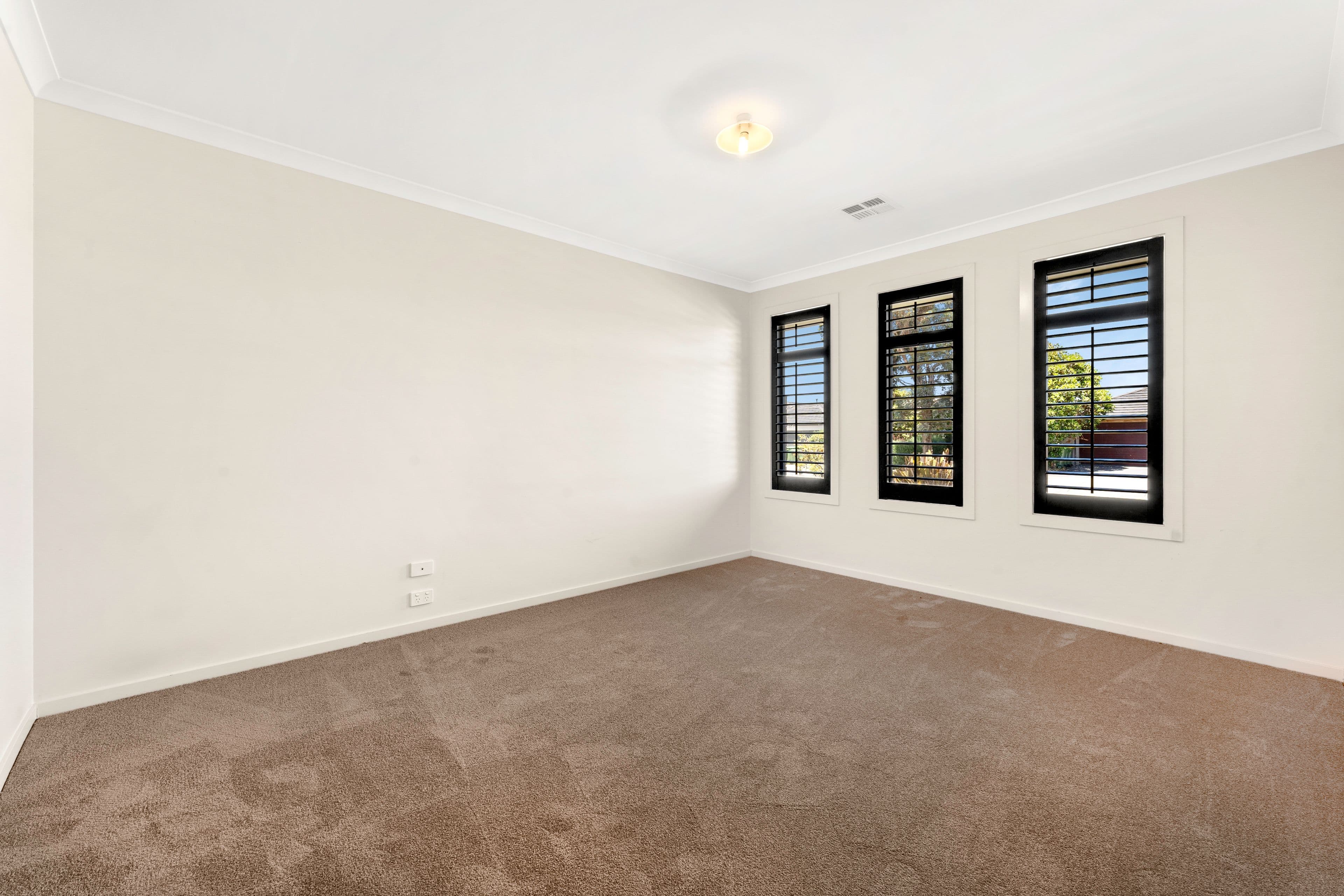 18 Victory Drive, Pakenham VIC 3810, Pakenham - Thumbnail 5