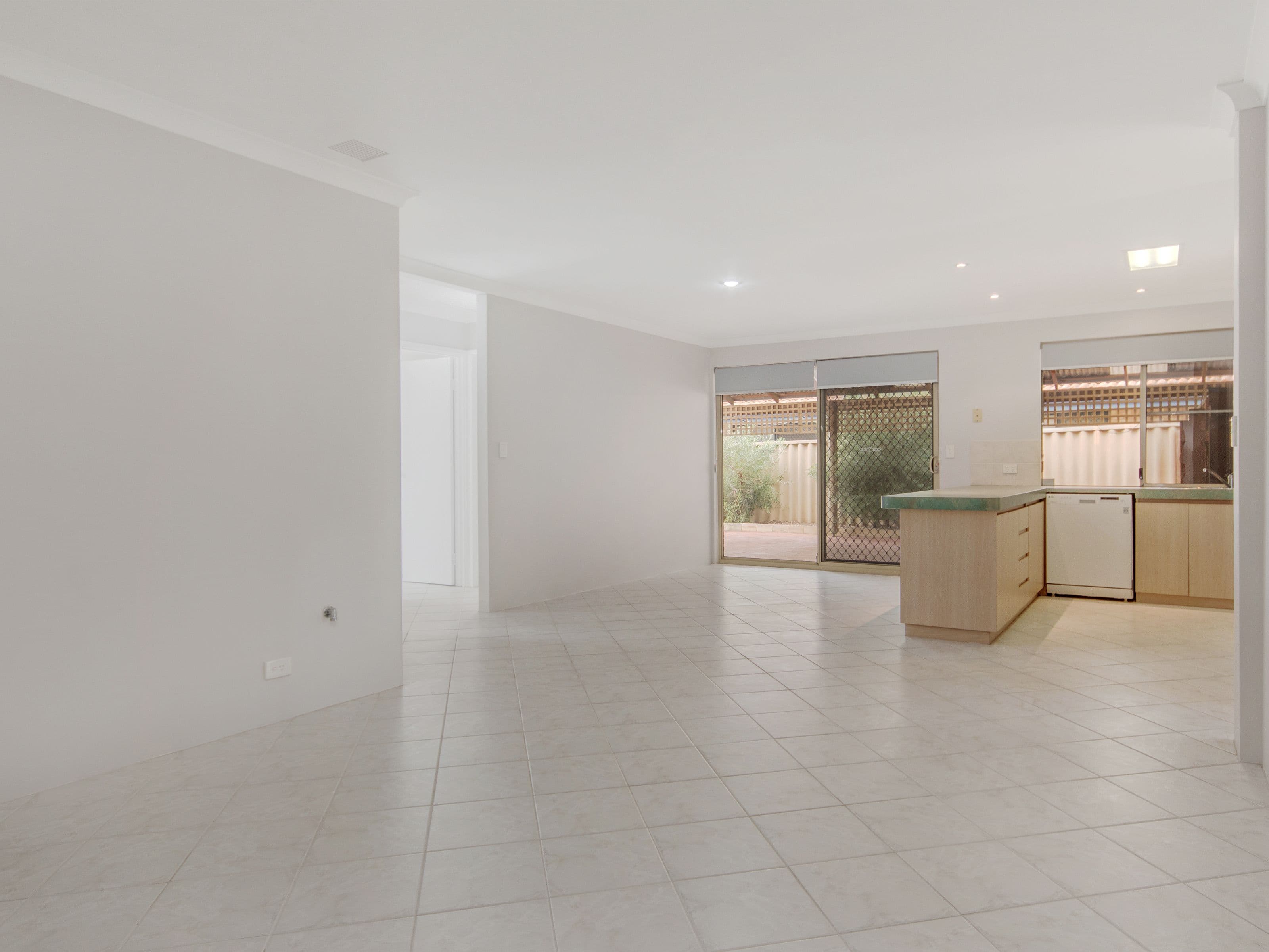 22 Lindeman Court, Waikiki WA 6169, Waikiki - Thumbnail 4