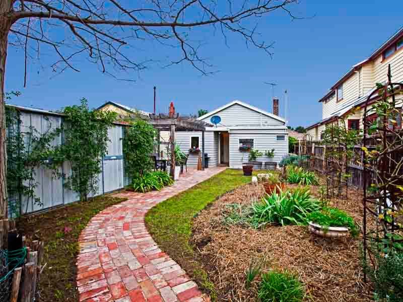 33 McDonald Street, EAST GEELONG VIC 3219, East Geelong - Thumbnail 8