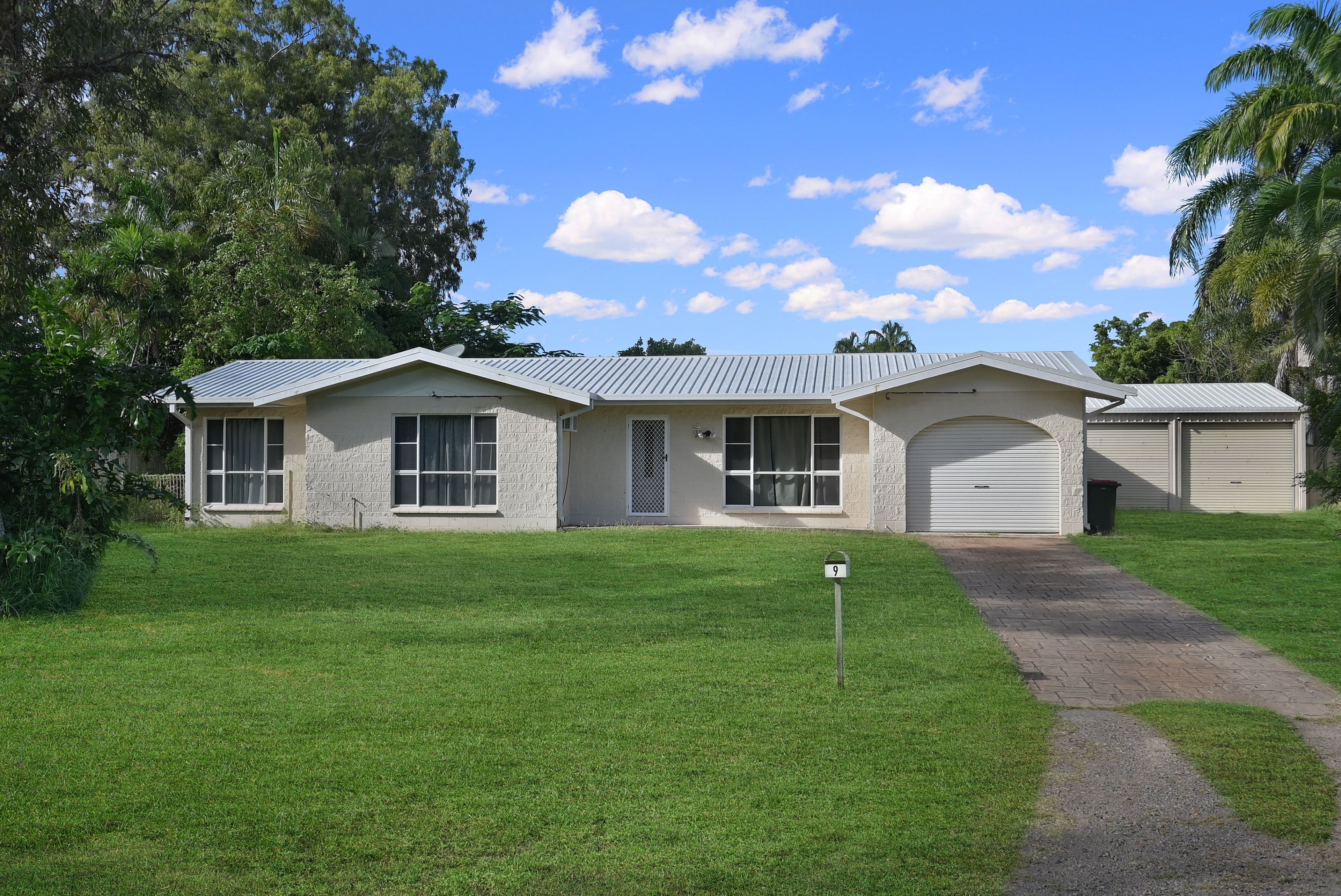 9 Mostyn Crescent, Bushland Beach QLD 4818, Bushland Beach - Thumbnail 2
