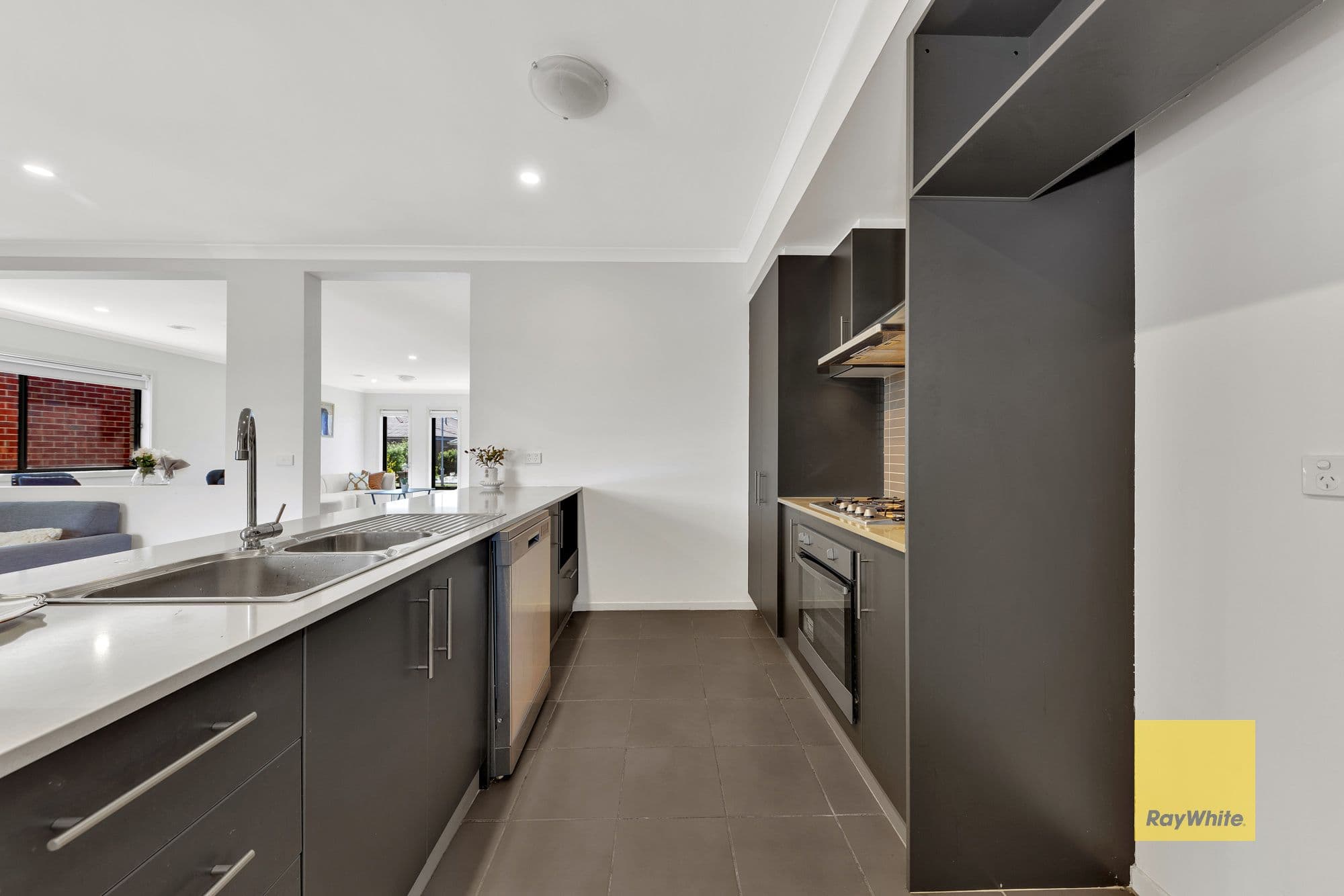 18 Earth Street, Point Cook VIC 3030, Point Cook - Thumbnail 6