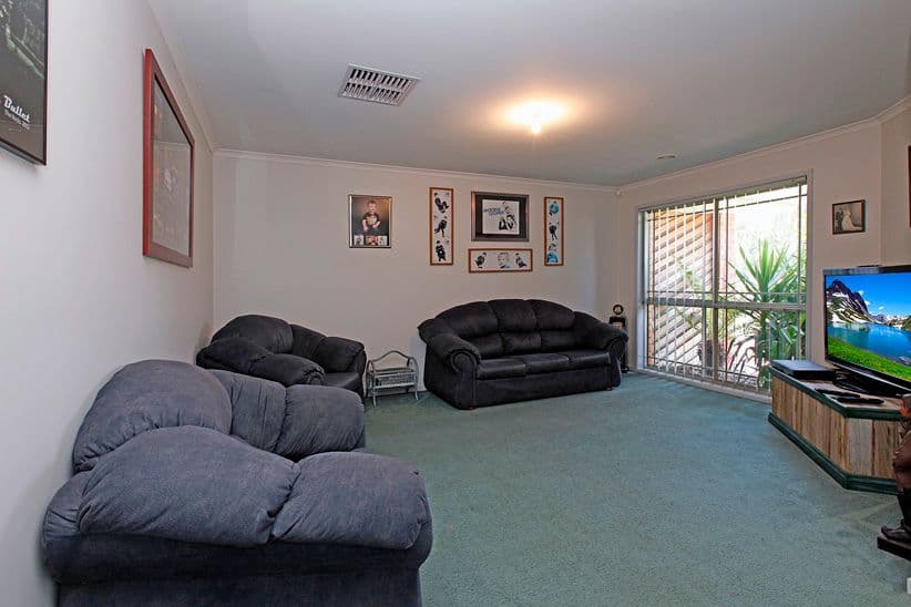 124 Manning Clark Road, MILL PARK VIC 3082, Mill Park - Thumbnail 4