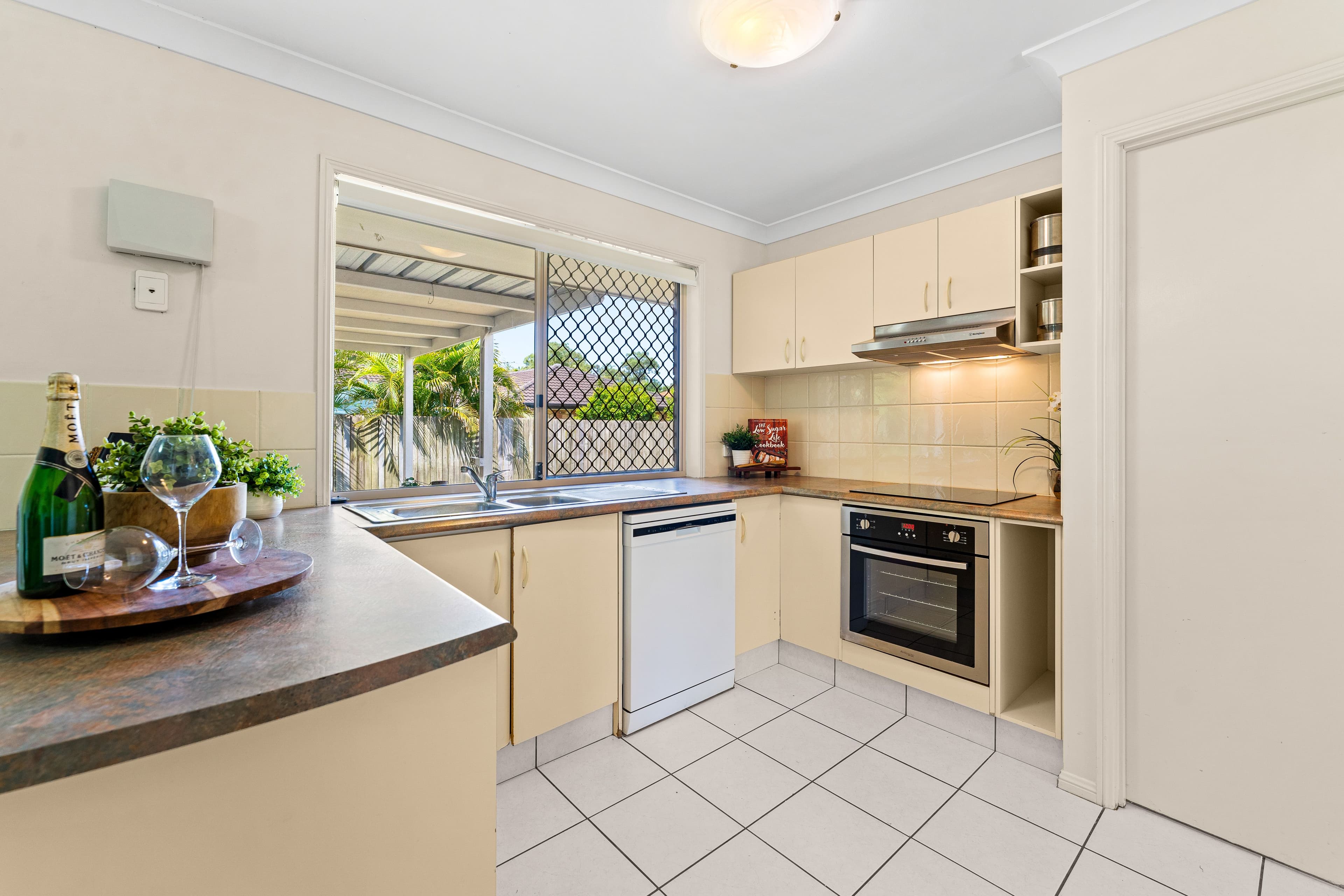4 Drake Place, Forest Lake QLD 4078, Forest Lake - Thumbnail 7