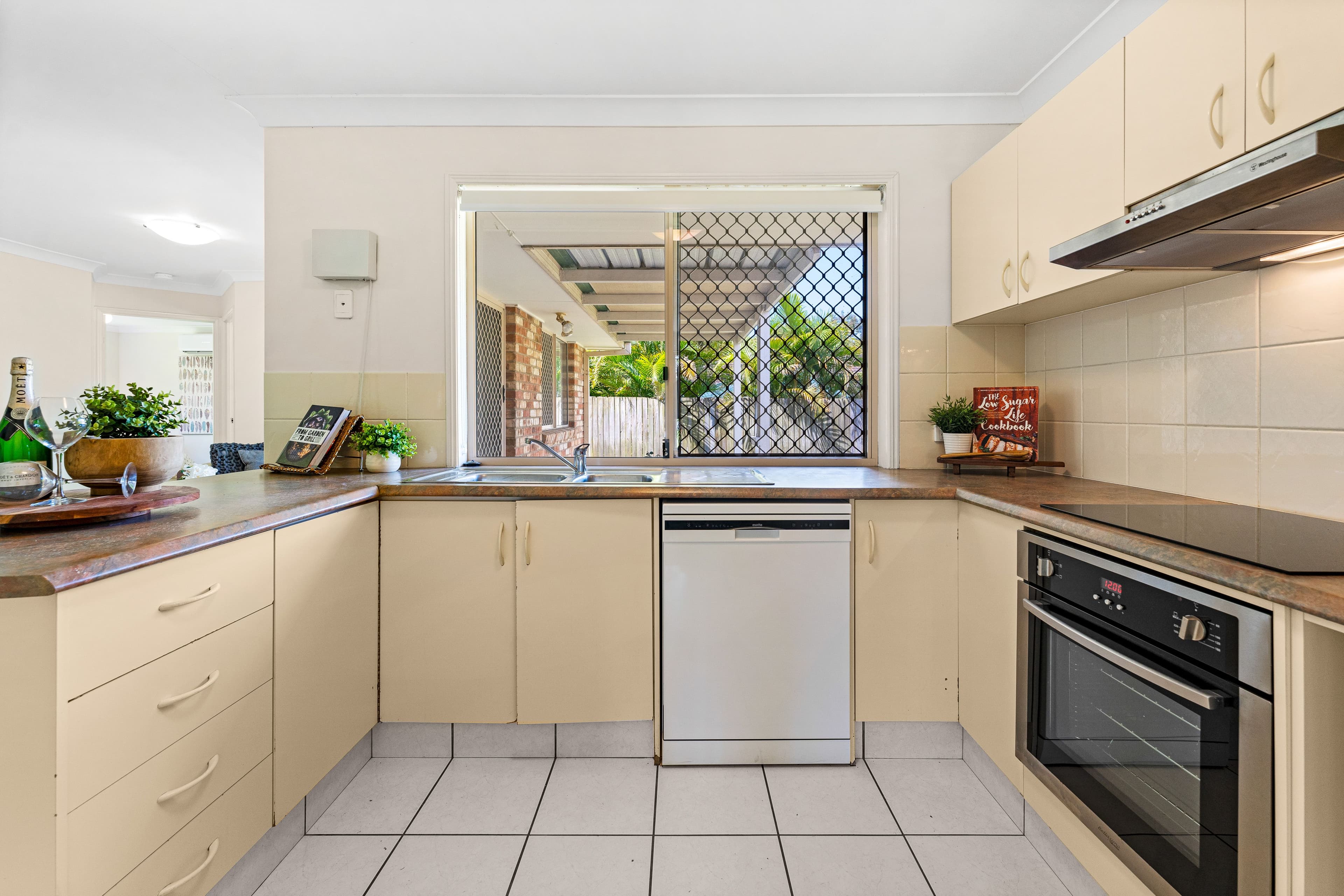 4 Drake Place, Forest Lake QLD 4078, Forest Lake - Thumbnail 8