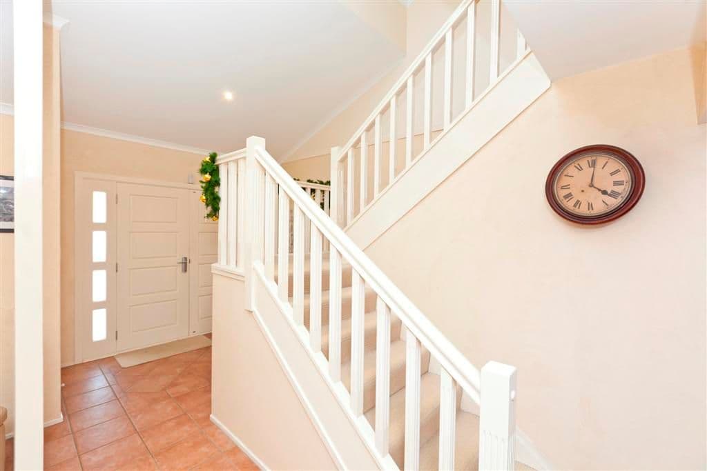 1 Marlin Street, THORNESIDE QLD 4158, Thorneside - Thumbnail 2