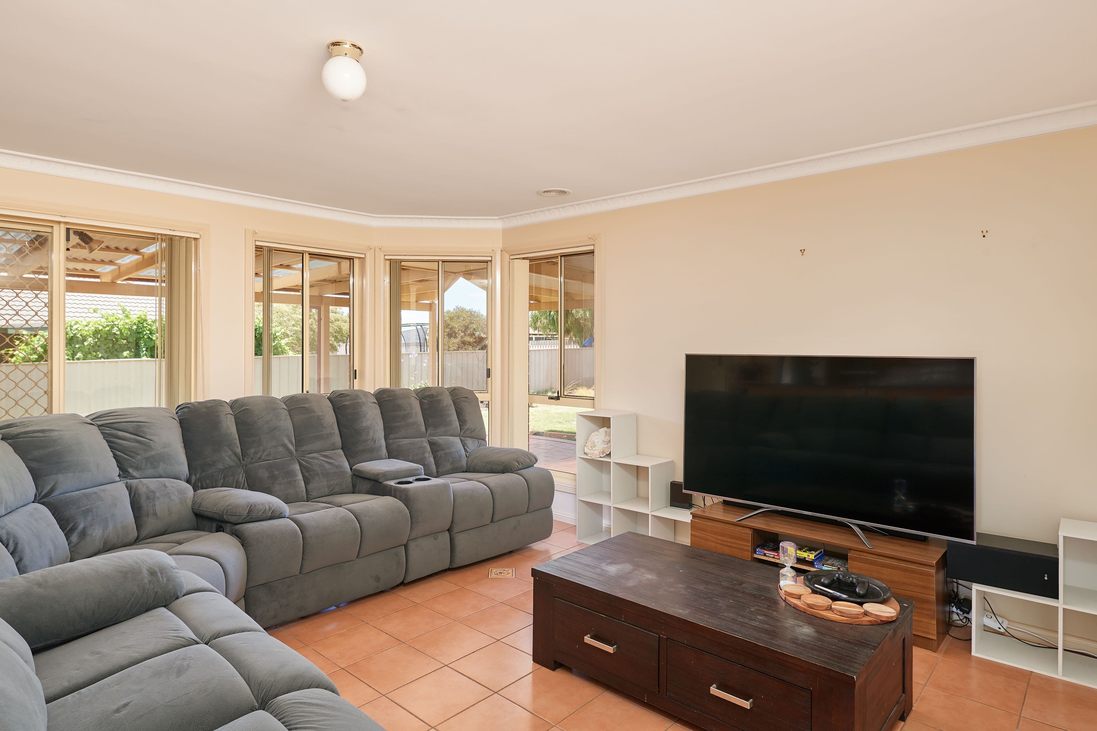 74 Yentoo Drive, Glenfield Park NSW 2650, Glenfield Park - Thumbnail 2