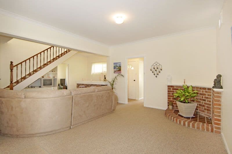 12 Elsinore Avenue, CHAIN VALLEY BAY NSW 2259, Chain Valley Bay - Thumbnail 5