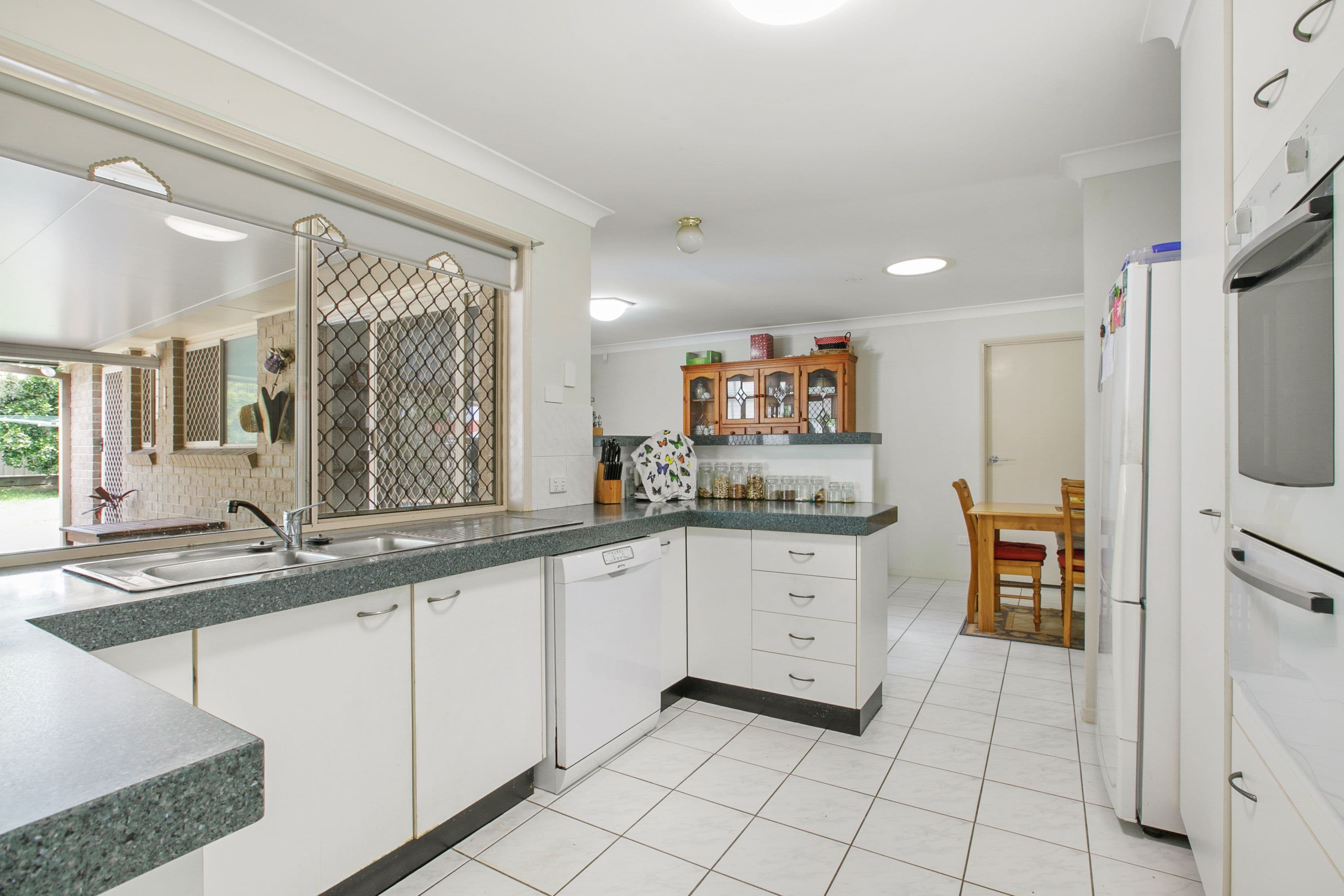 97 Collingwood Road, Birkdale QLD 4159, Birkdale - Thumbnail 2