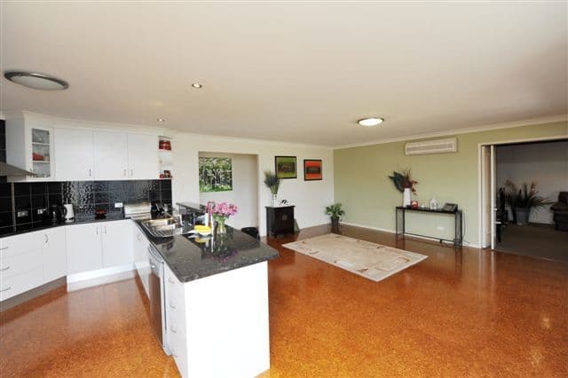 4 Jacaranda Court, WESTBROOK QLD 4350, Westbrook - Thumbnail 4