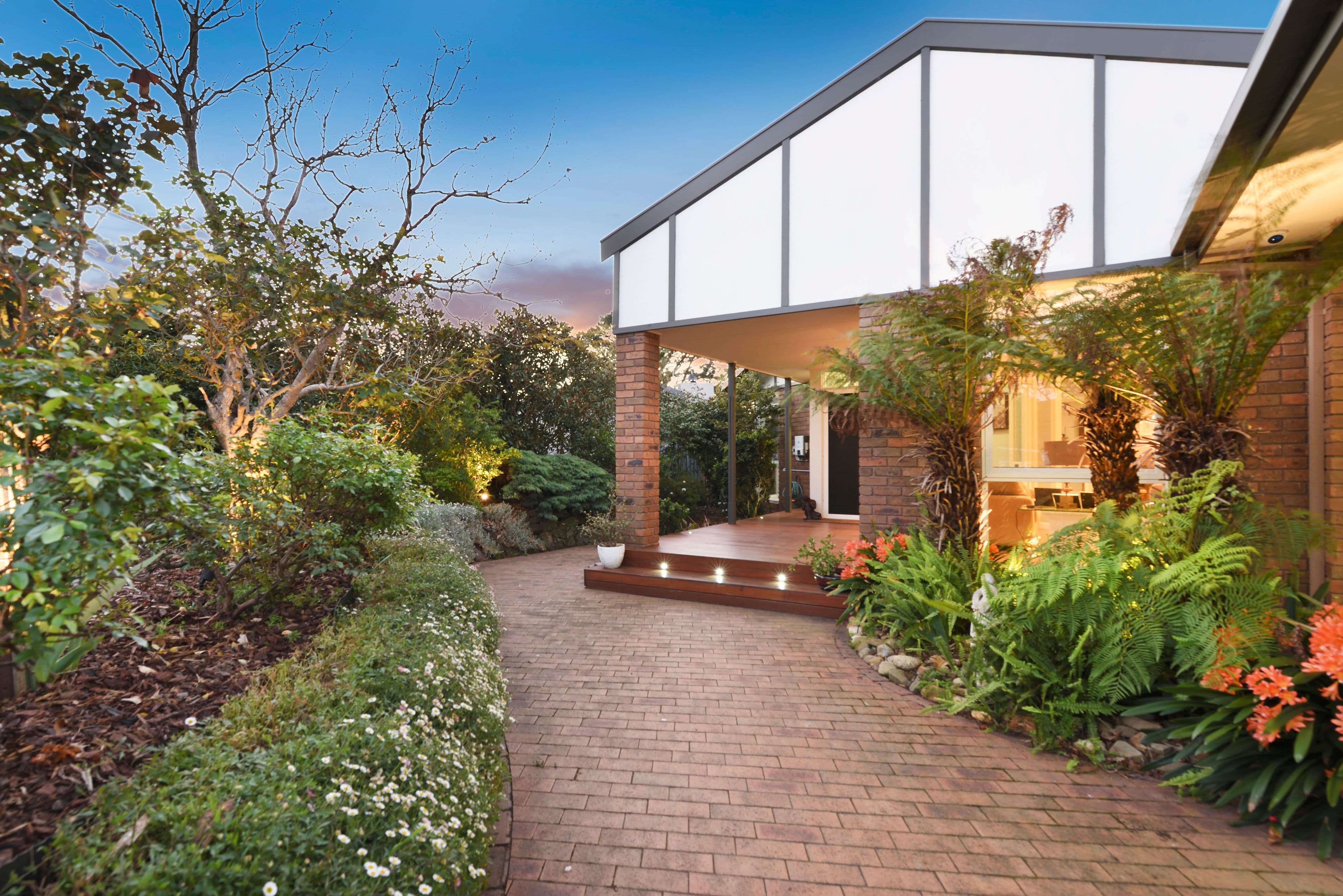 11 Clover Close, Berwick VIC 3806, Berwick - Thumbnail 2