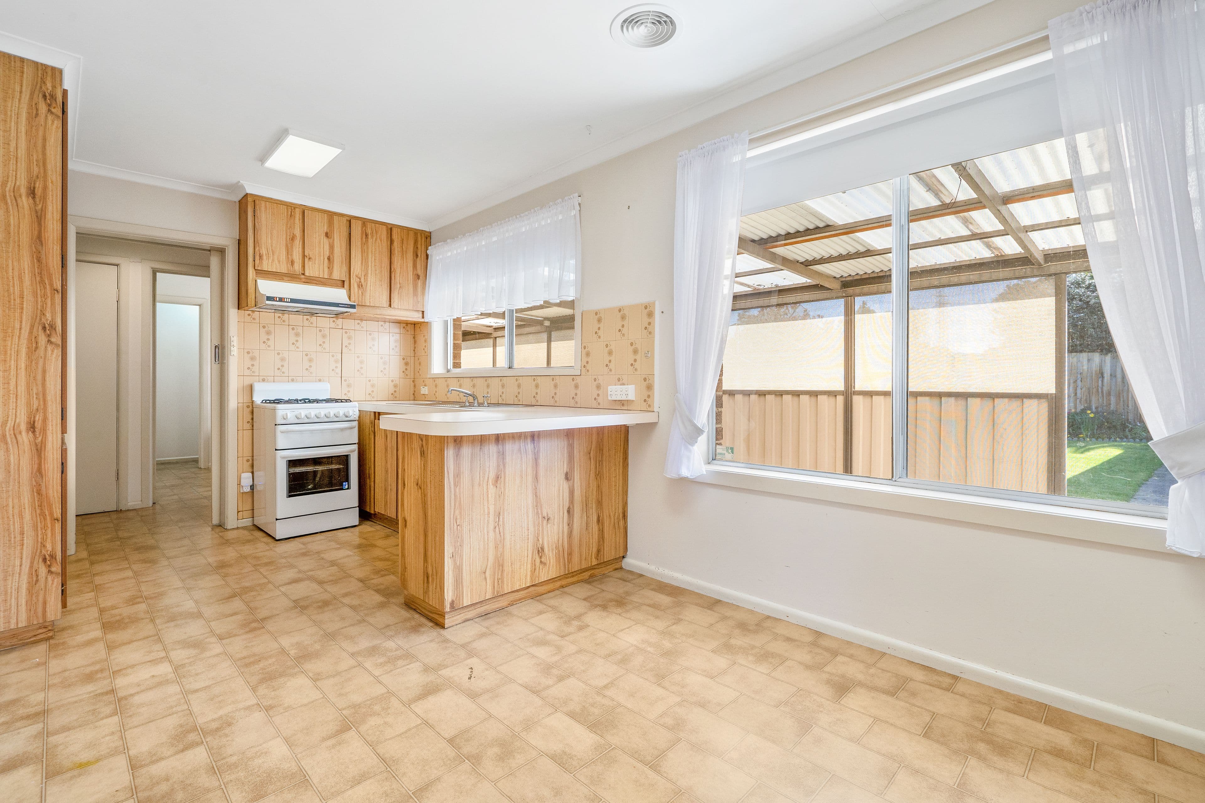 16 Smith Avenue, Thomastown VIC 3074, Thomastown - Thumbnail 3