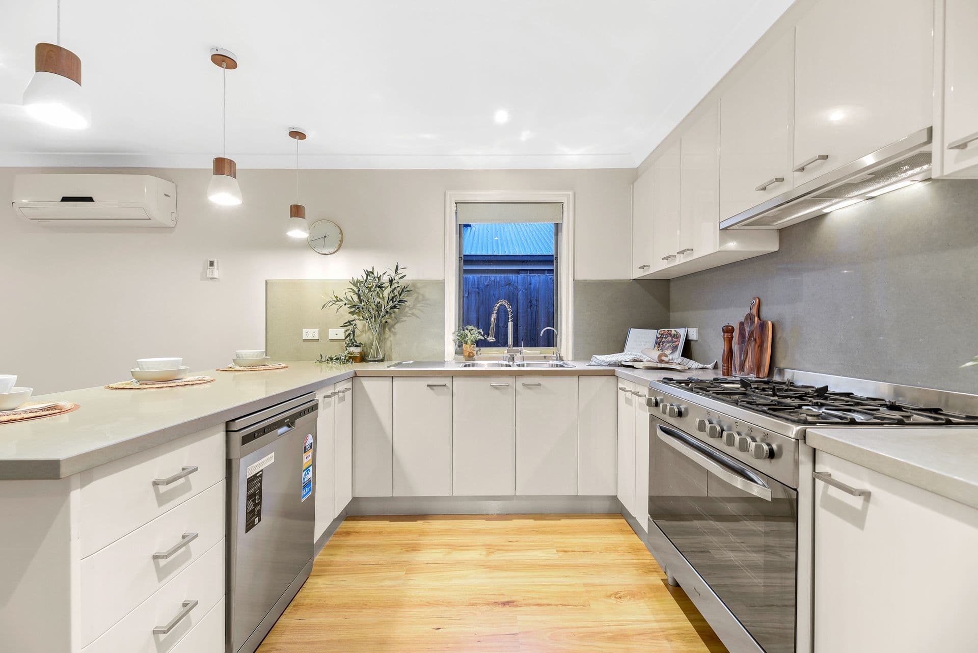 4 Coniston Avenue, Berwick VIC 3806, Berwick - Thumbnail 5