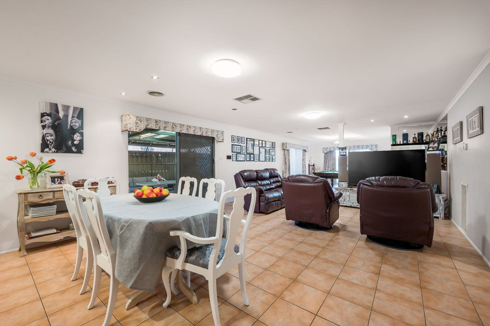 16 Ogilvy Avenue, Greenvale VIC 3059, Greenvale - Thumbnail 3