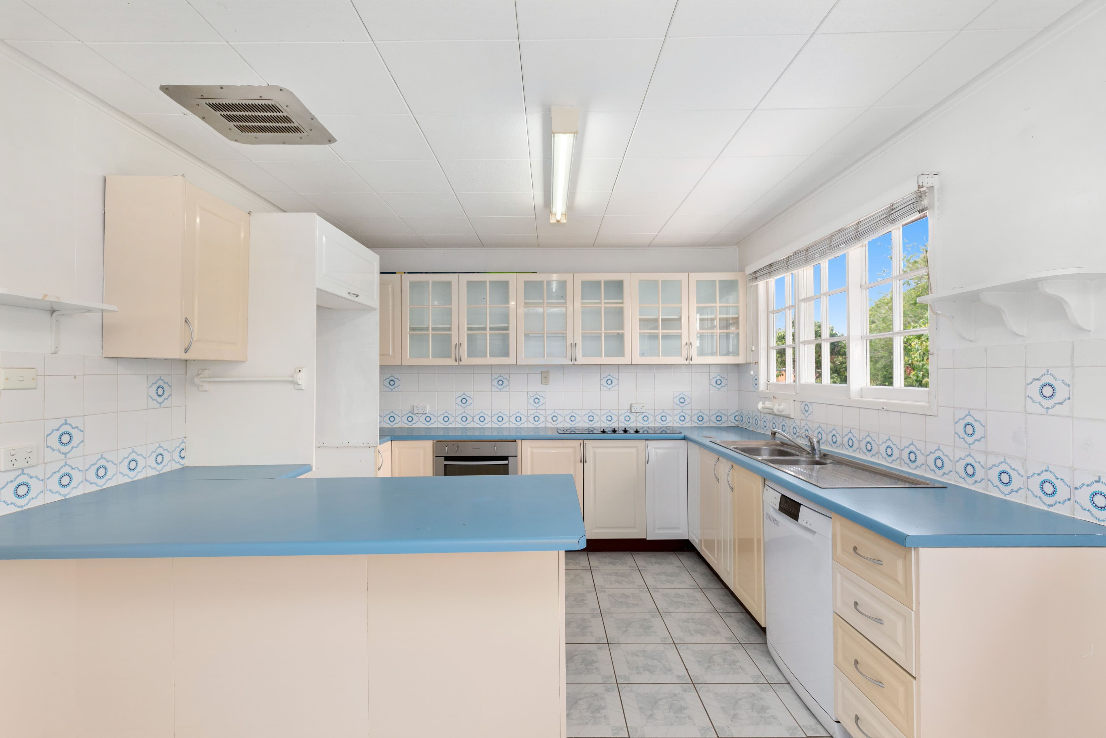 255 Stanley Road, Carina QLD 4152, Carina - Thumbnail 4
