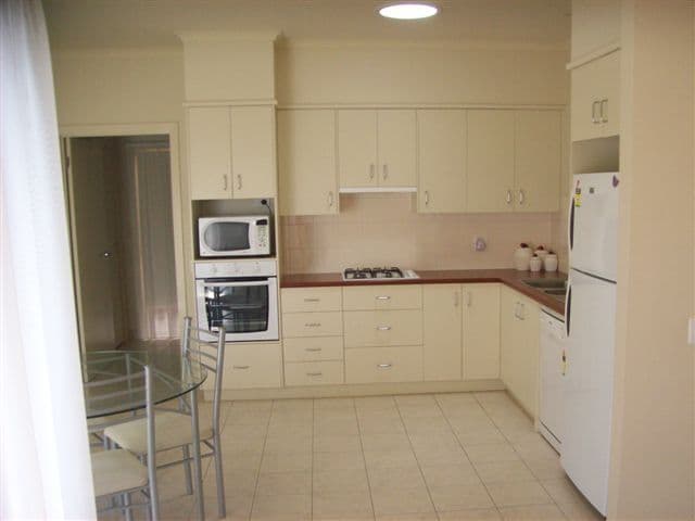 16 Branchilly Drive, ROXBURGH PARK VIC 3064, Roxburgh Park - Thumbnail 2