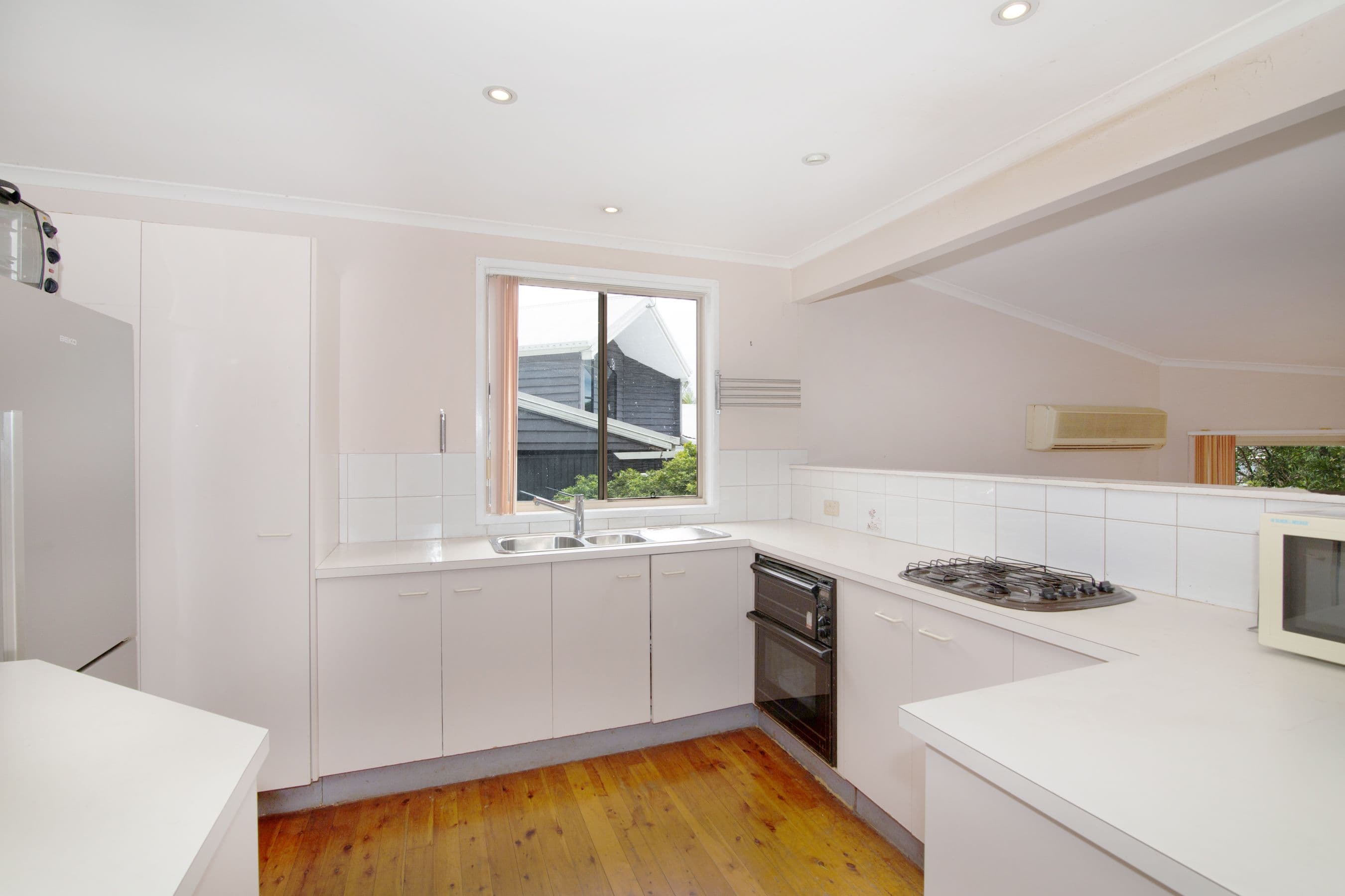 32 Amethyst Court, Carrara QLD 4211, Carrara - Thumbnail 5