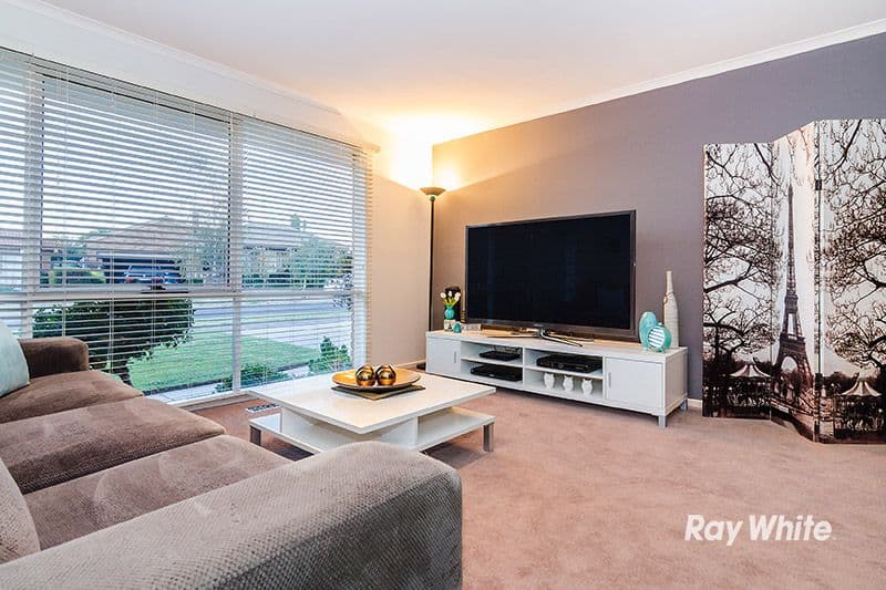 70 Waverley Park Drive, Cranbourne North VIC 3977, Cranbourne North - Thumbnail 2