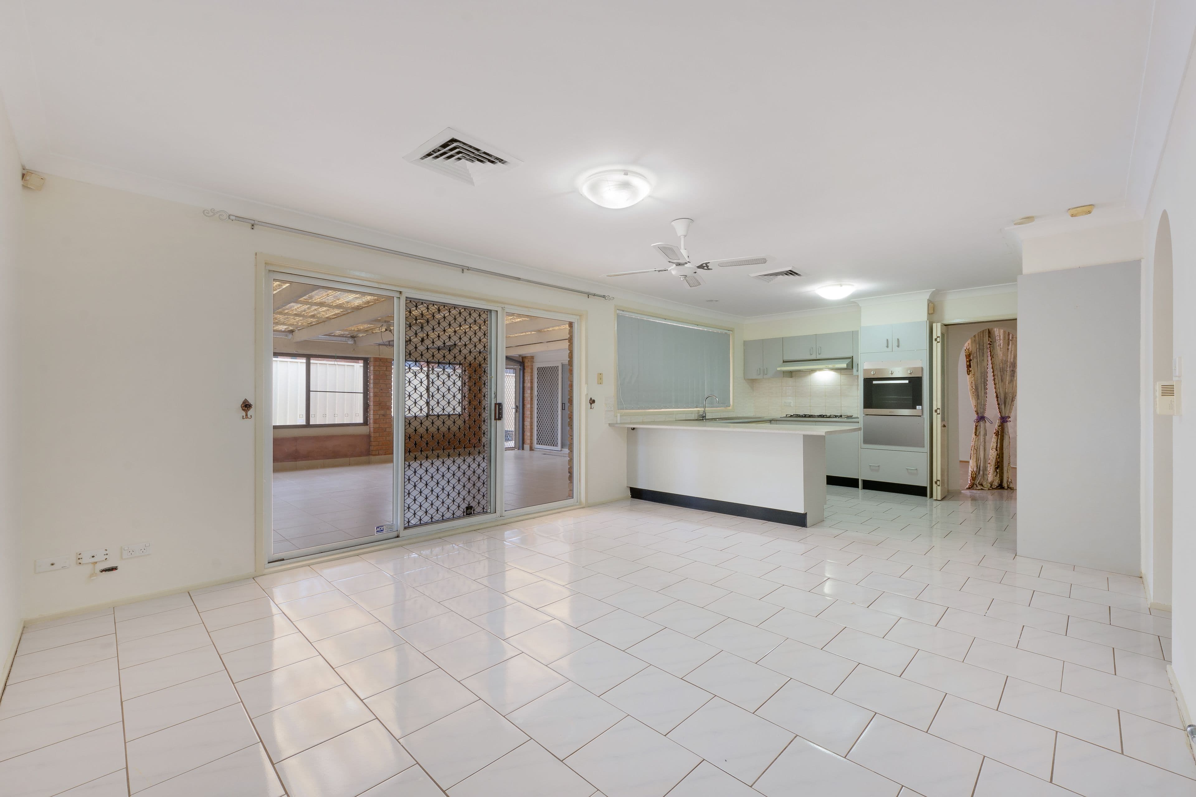 30 Evelyn Street, Macquarie Fields - Thumbnail 3