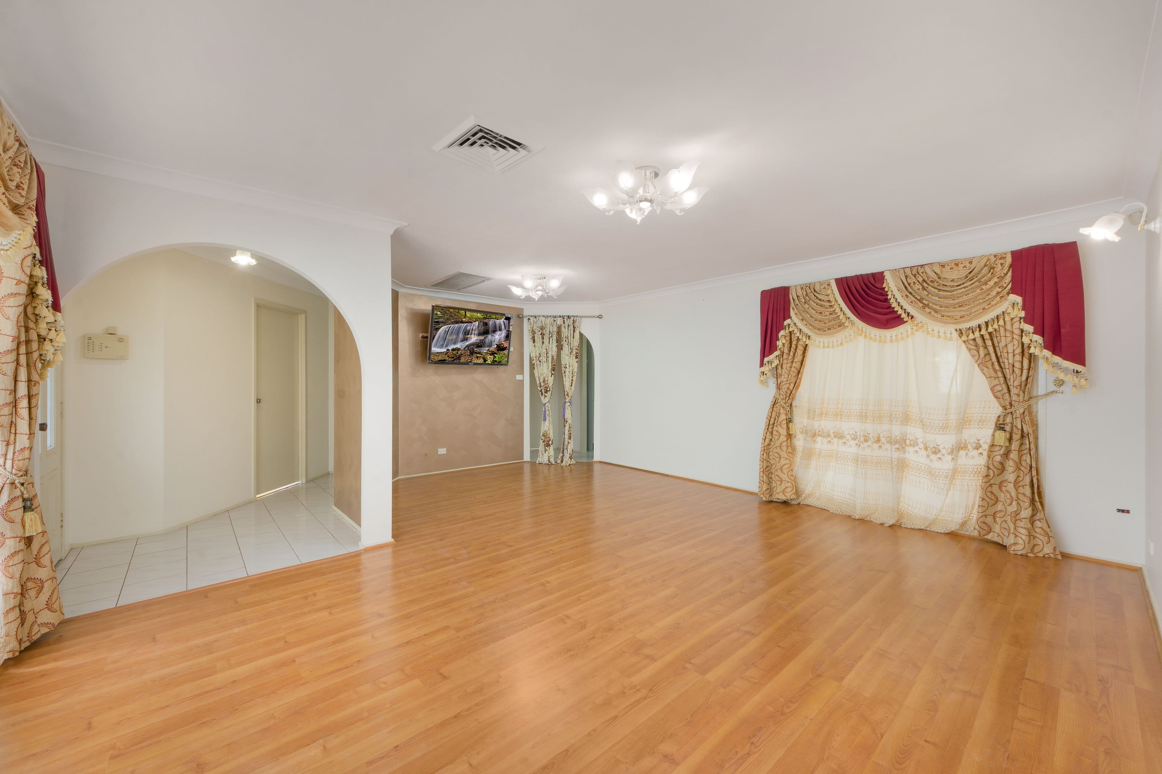 30 Evelyn Street, Macquarie Fields - Thumbnail 4