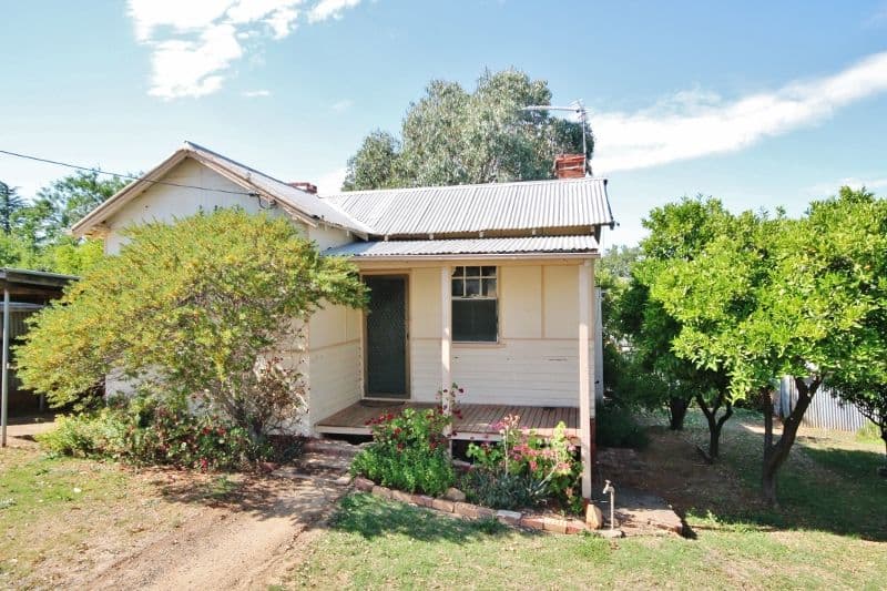 54 Edwards Street, YOUNG NSW 2594, Young - Thumbnail 2