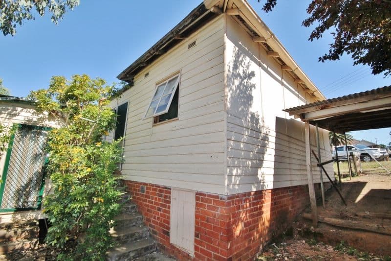54 Edwards Street, YOUNG NSW 2594, Young - Thumbnail 4