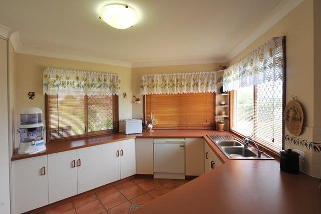 2 Sunflower Close, MIDDLE RIDGE QLD 4350, Middle Ridge - Thumbnail 3
