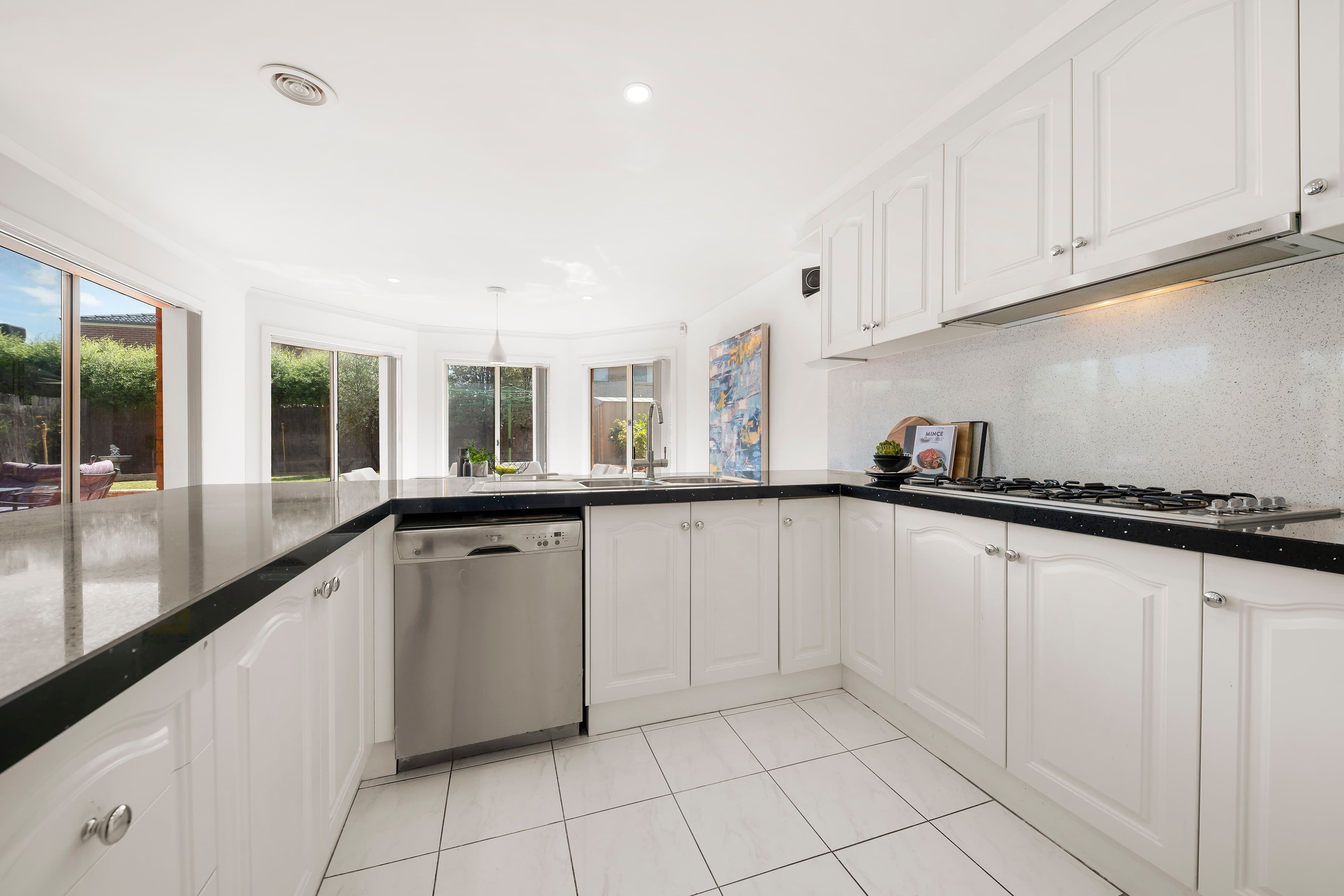 65 Michele Drive, Scoresby VIC 3179, Scoresby - Thumbnail 4