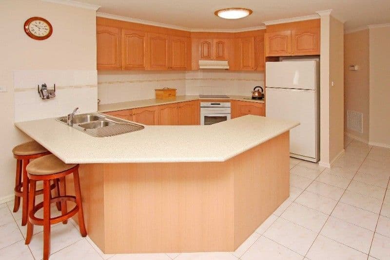 12 Gilroy Crescent, MILL PARK VIC 3082, Mill Park - Thumbnail 2