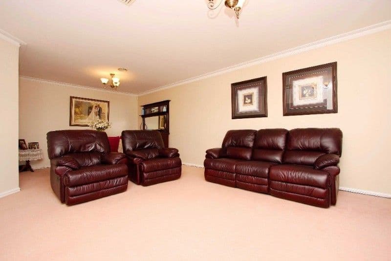 12 Gilroy Crescent, MILL PARK VIC 3082, Mill Park - Thumbnail 3